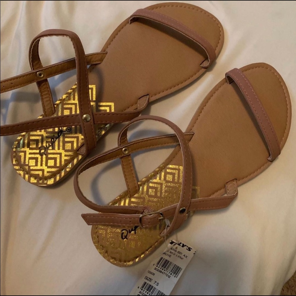 Women’s dusty rose colored sandals